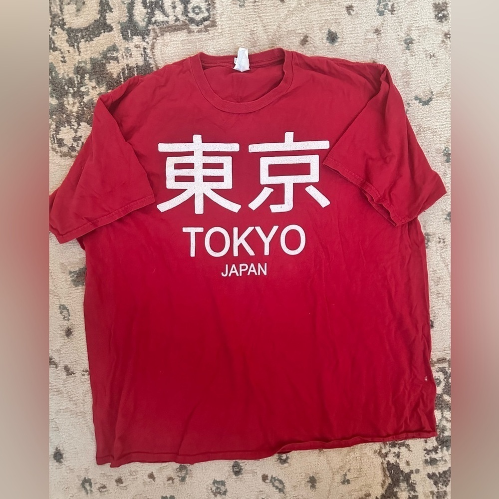 Red cotton Tokyo Japan graphic tee